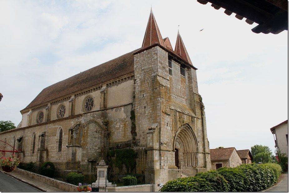 The big church, the Eglise Saint-Etienne, from the 16th century